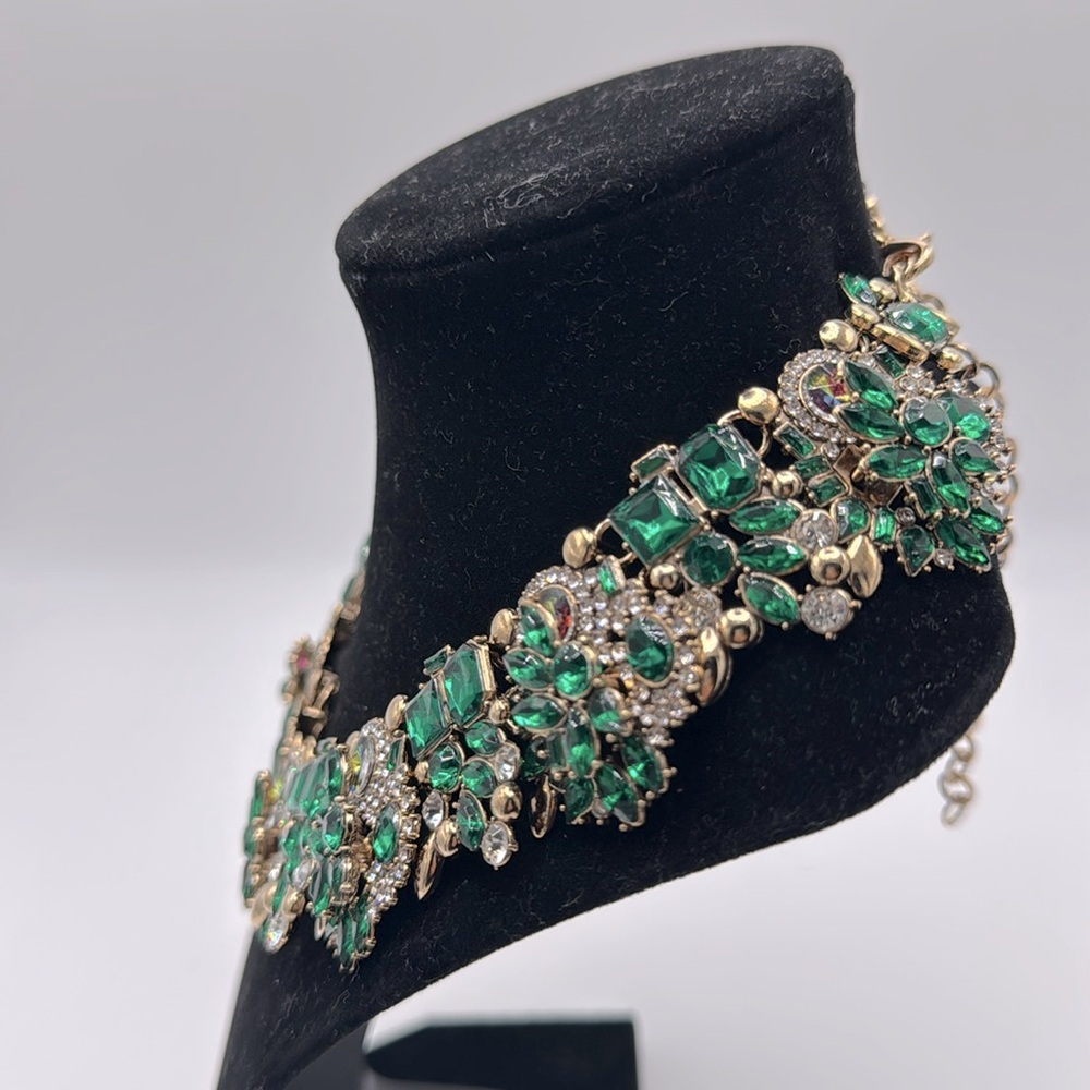 Duchessa Catorina's Statement Necklace and Earring Sets - Picture 5 of 10